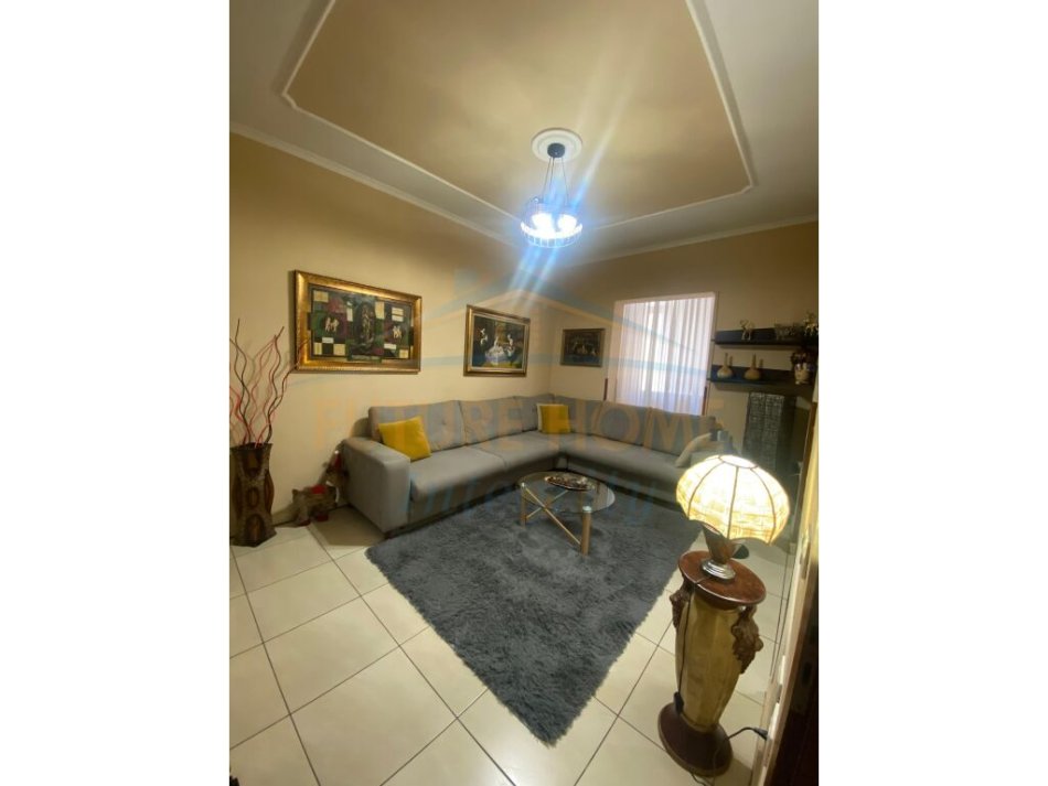 Tirane, shitet apartament 2+1 Kati 5, 81 m² 150.000 € (Tregu Elektrik)