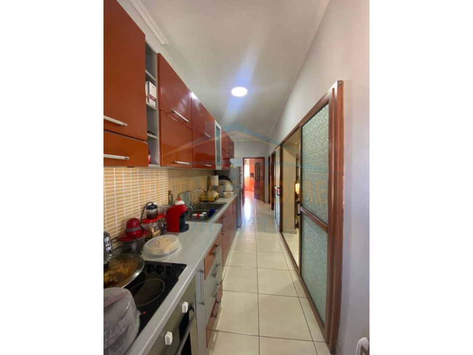 Tirane, shitet apartament 2+1 Kati 5, 81 m² 150.000 € (Tregu Elektrik)