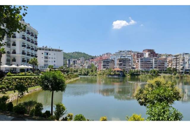 Tirane, shitet apartament Kati 4, 143 m² 230.000 Euro (Liqeni i Thatë,)