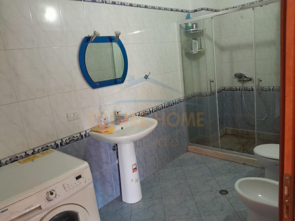 Durres, jepet me qera apartament 1+1+Ballkon, Kati 4, 70 m² 300 € (Mujo Ulqinaku)