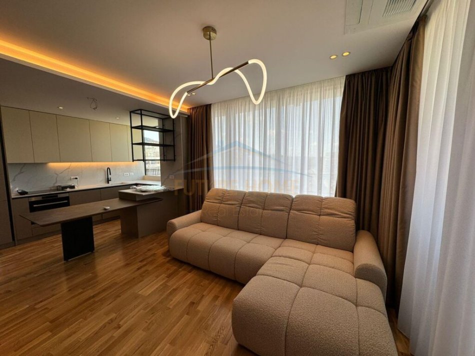 Tirane, jepet me qera apartament 3+1+Ballkon Kati 5, 166 m² 2.500 € (Lake View Residence)