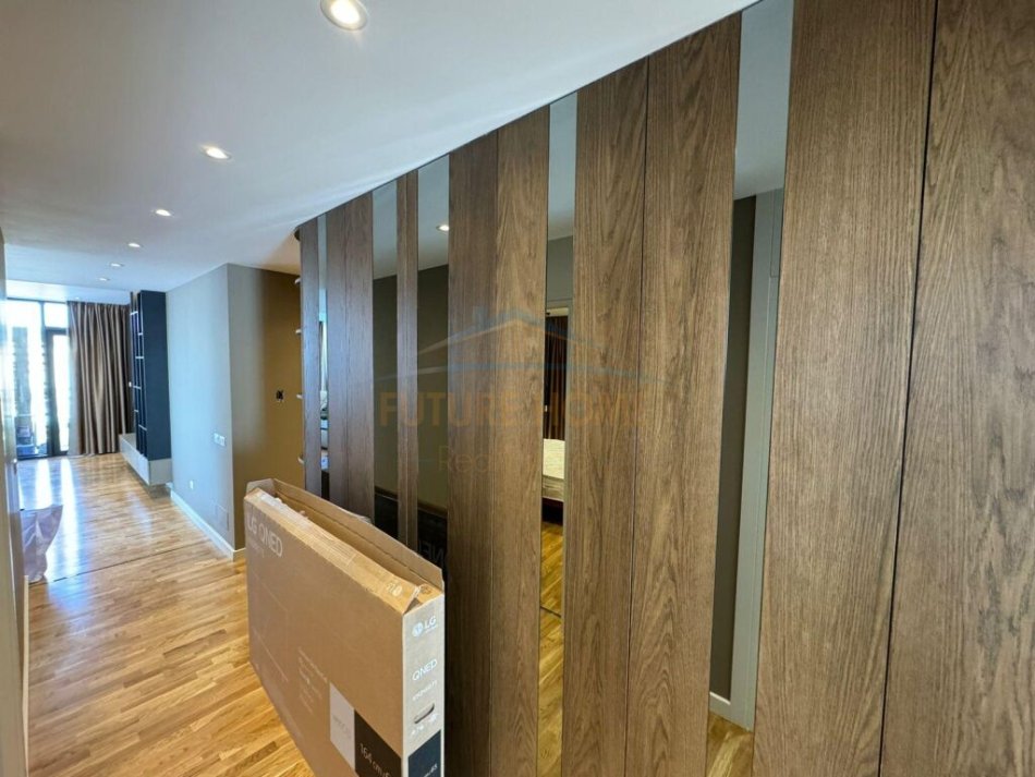 Tirane, jepet me qera apartament 3+1+Ballkon Kati 5, 166 m² 2.500 € (Lake View Residence)