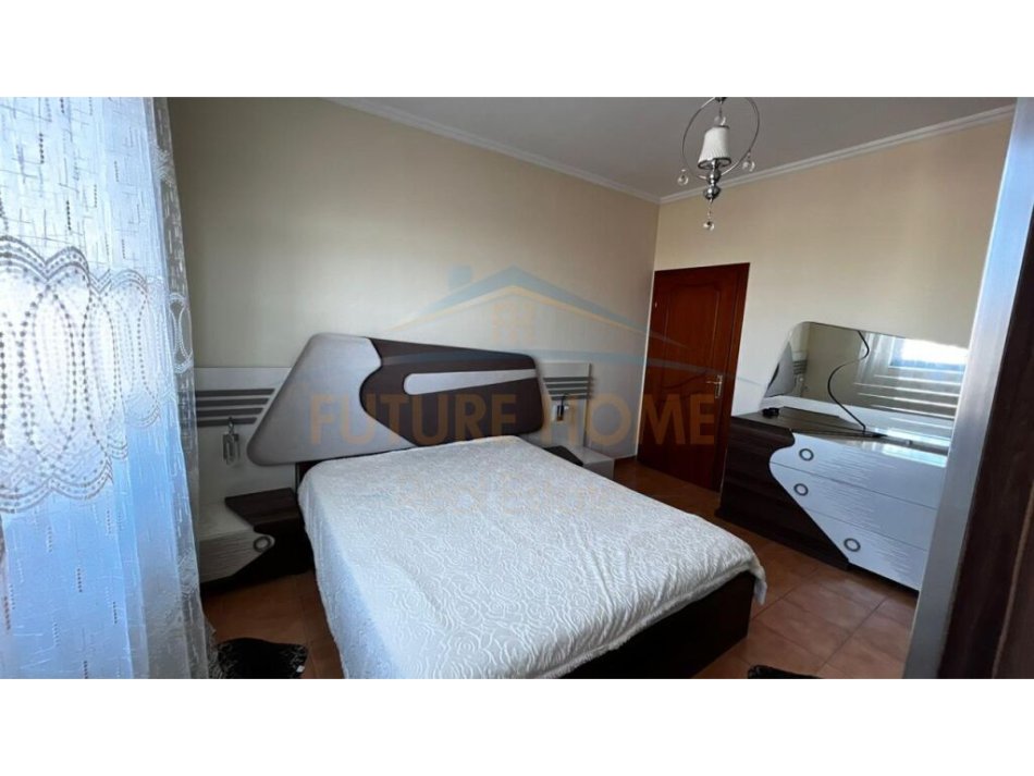 Tirane, jepet me qera apartament 2+1 Kati 5, 80 m² 400 € (Fresku)