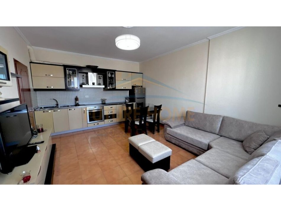 Tirane, jepet me qera apartament 2+1 Kati 5, 80 m² 400 € (Fresku)