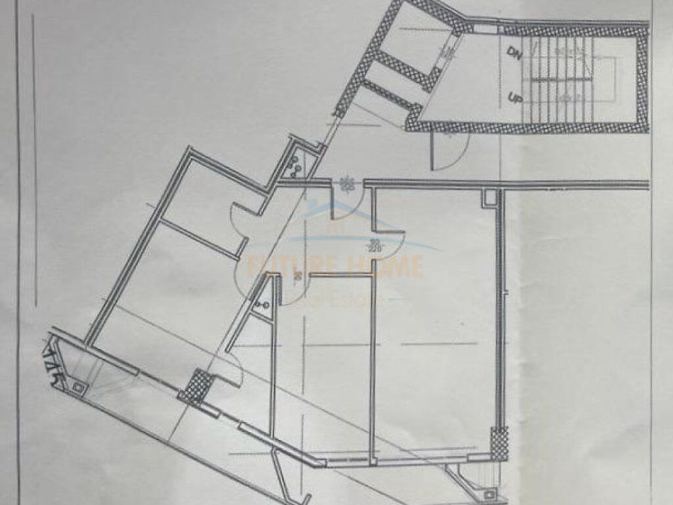 Shitet, Apartament 2+1+2, Rruga e Dibrës, Tiranë.