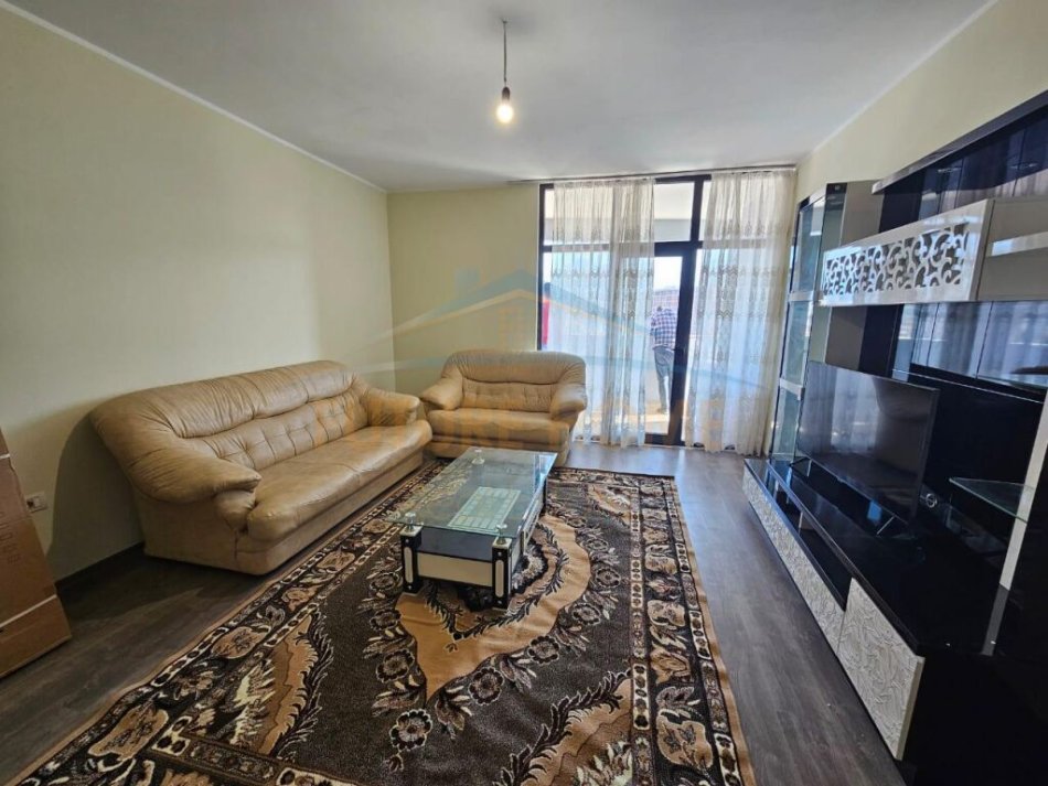 Jepet me Qera apartament 2+1 ne Astir