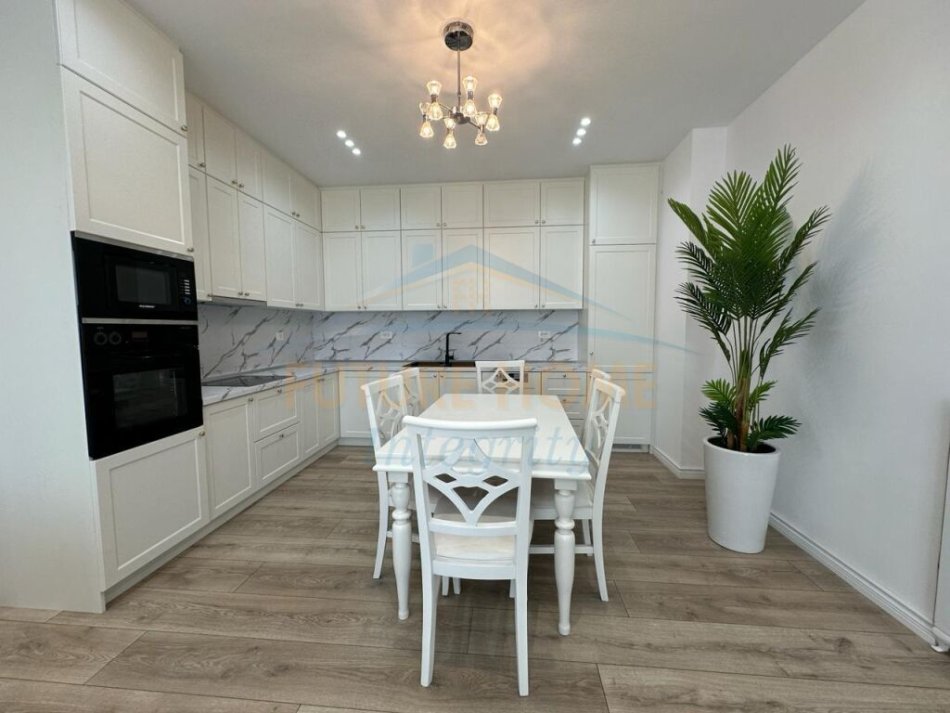 Qera, Apartament 2+1+2+Post Parkimi, Stadiumi Air Albania, Tiranë.