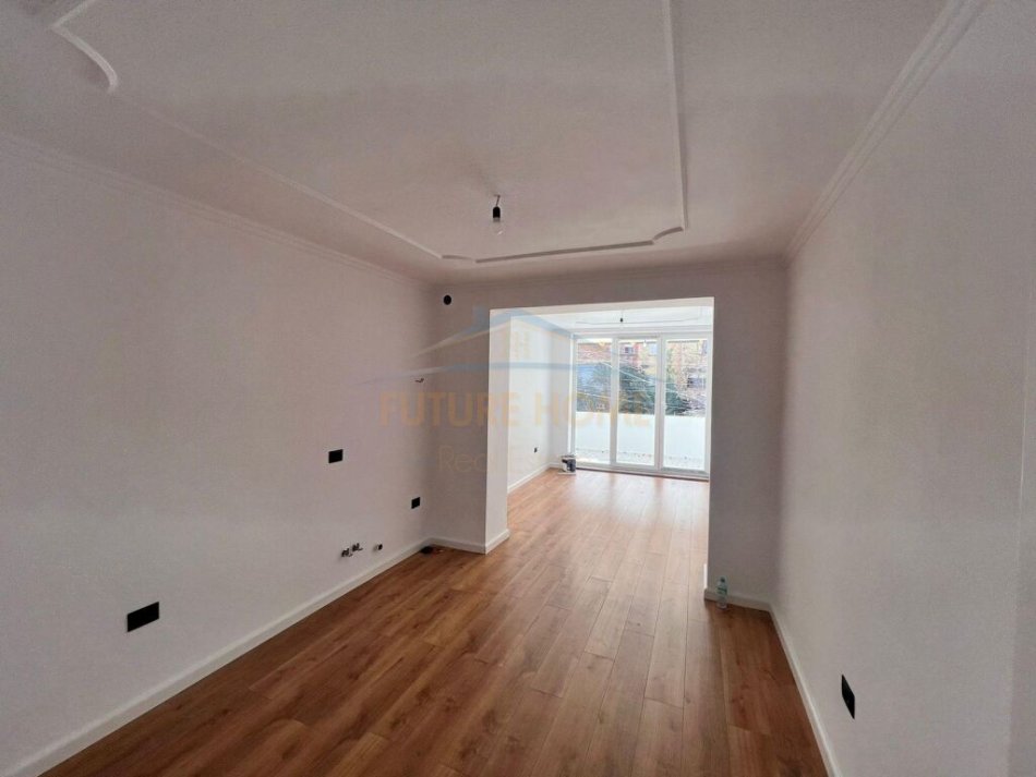 Shitet Apartament 2+1, Prane Stadiumit Dinamo