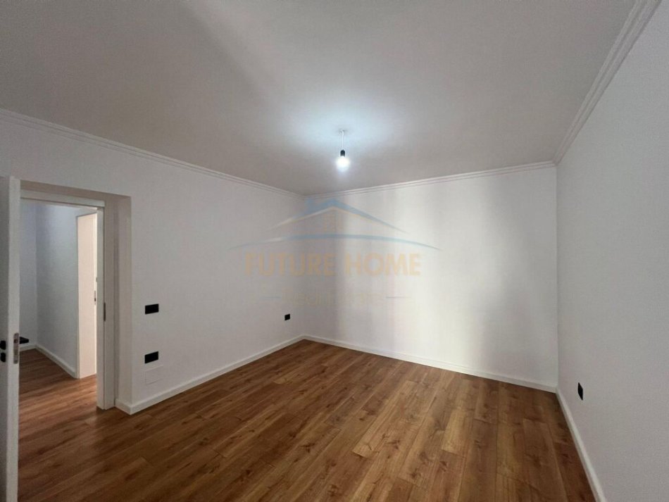 Shitet Apartament 2+1, Prane Stadiumit Dinamo