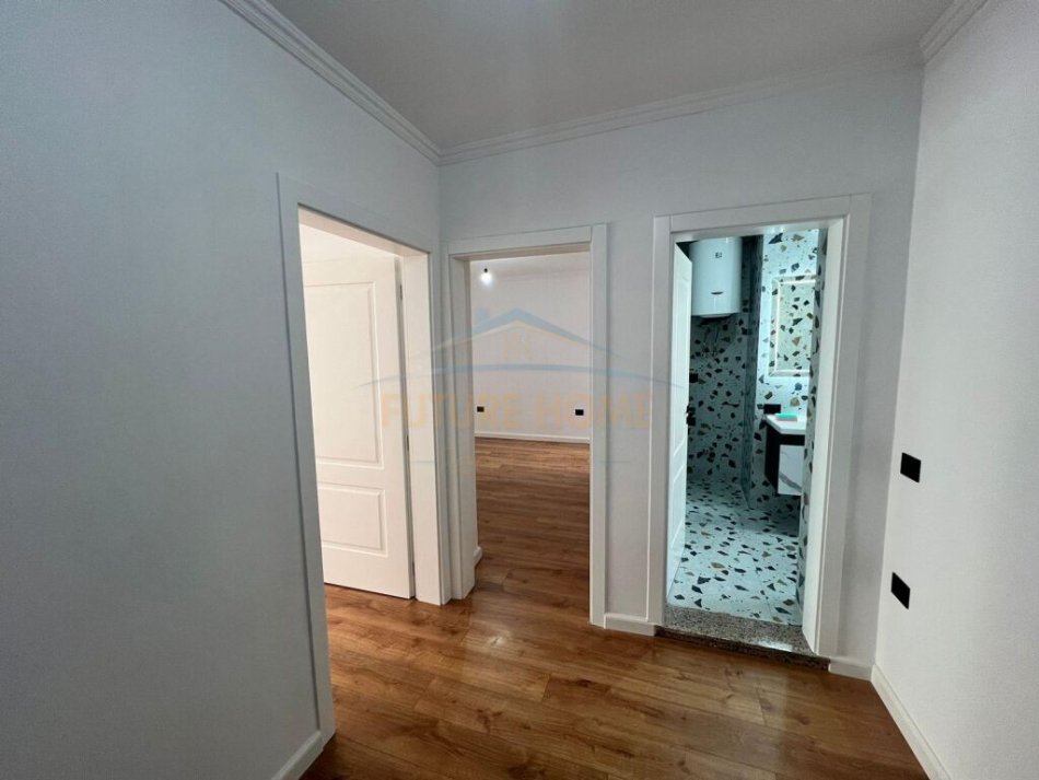 Shitet Apartament 2+1, Prane Stadiumit Dinamo