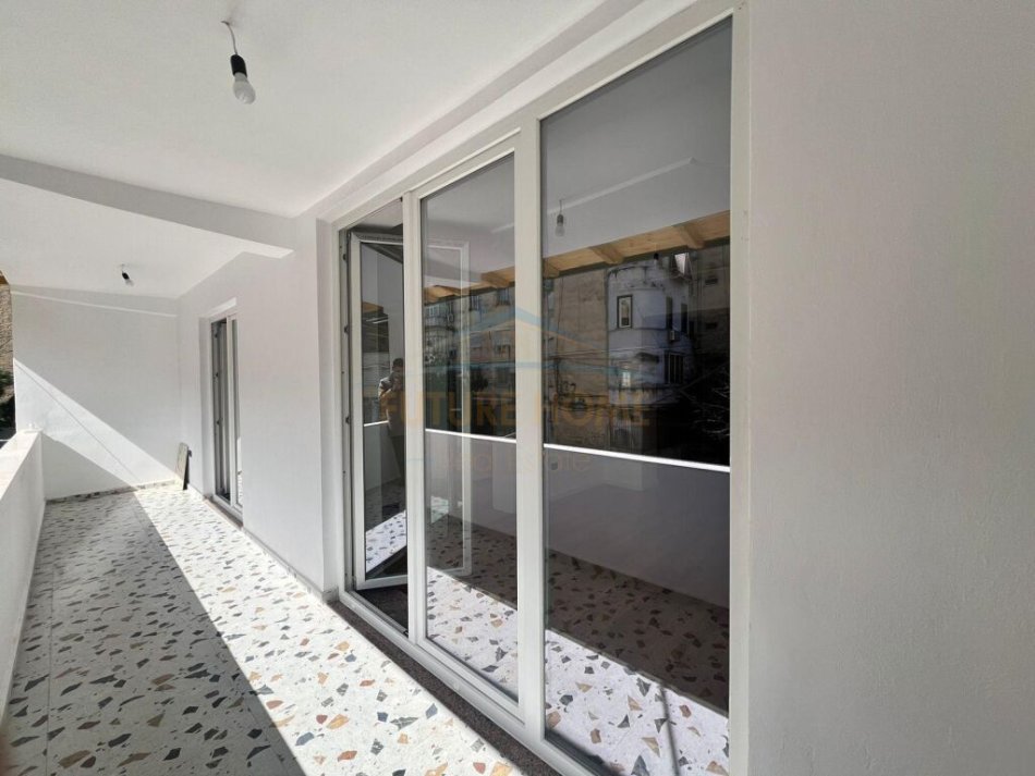 Shitet Apartament 2+1, Prane Stadiumit Dinamo