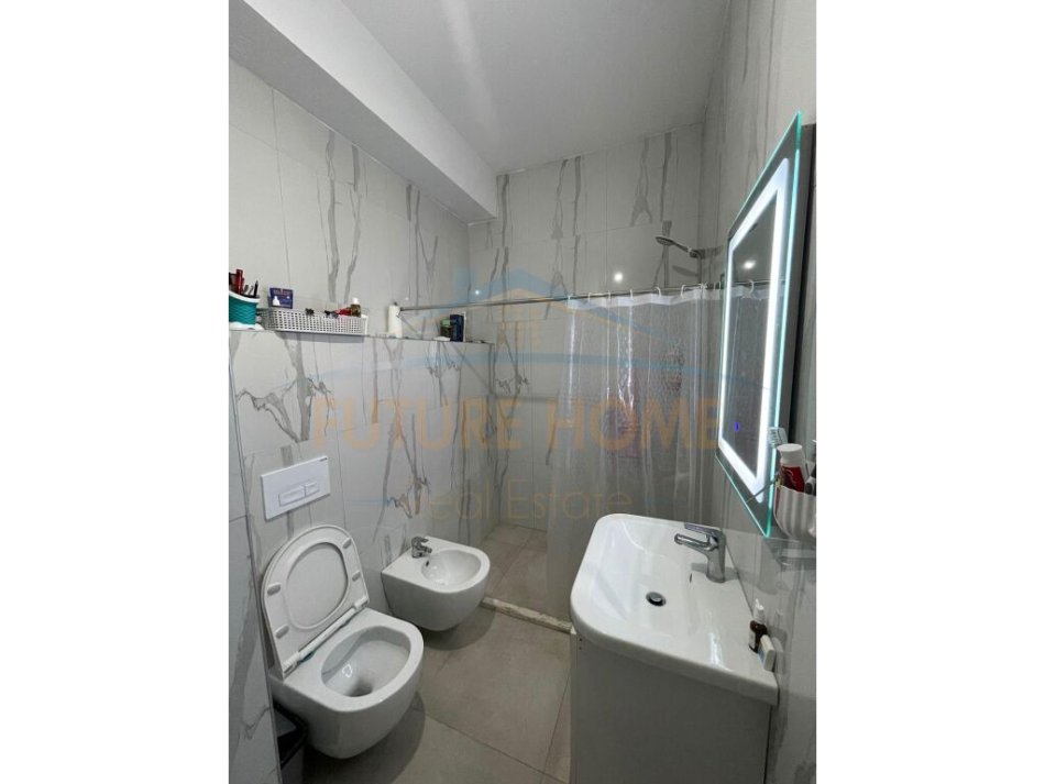 Qira, Apartament 2+1, Kompleksi Mangalem
450 €