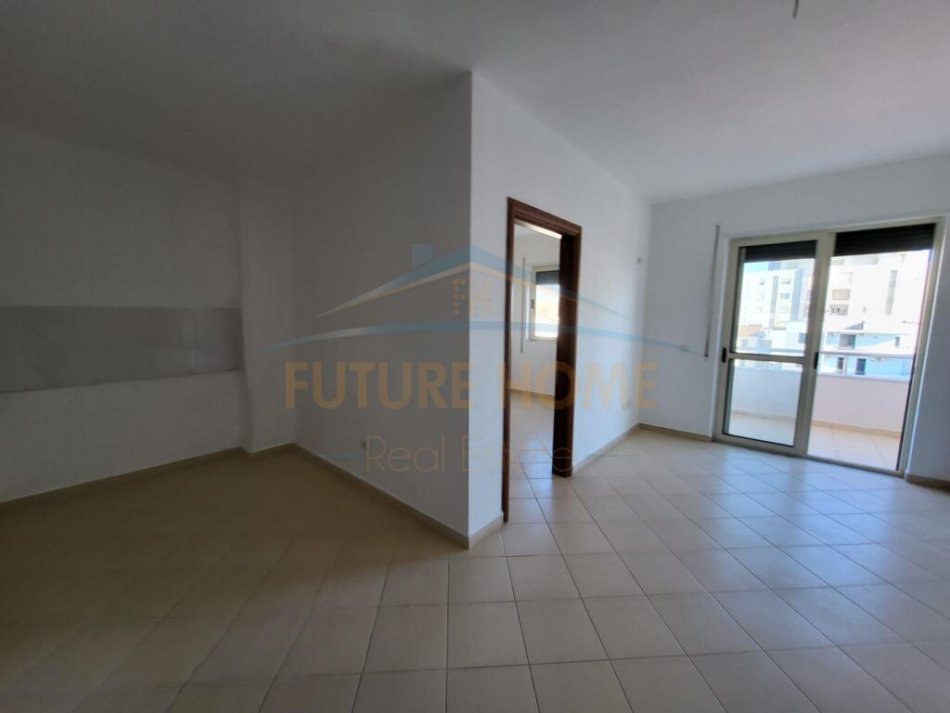 Durres, shitet Apartament, Plazh Durres 53 m² 83,000 €