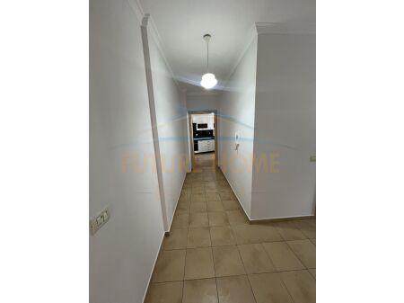 Shitet, Apartament 2+1+2 Unaza e Re, Tiranë UNA39281