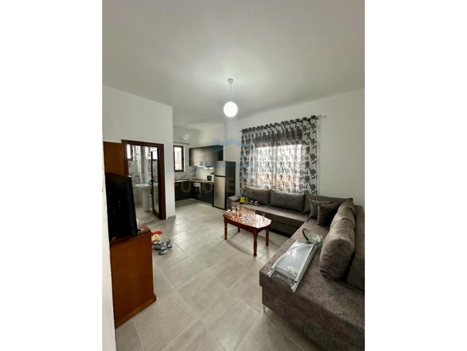 Qera, Apartament 1+1, në Kinostudio, Tiranë, 330