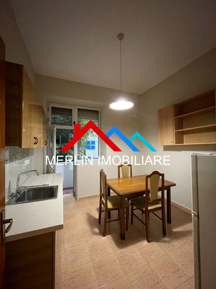 Tirane, jepet me qera apartament 2+1 Kati 2, 84 m² 700 € (SHESHI WILLSON)