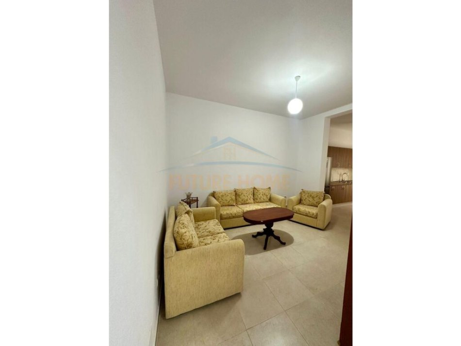 Qera, Apartament 1+1, në Kinostudio, Tiranë.
350 €