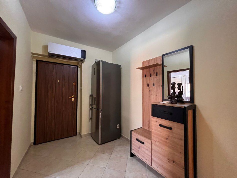 Tirane, jepet me qera apartament 1+1+Ballkon Kati 2, 53 m² 450 € (Brryli)