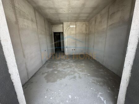 Shitet, Apartament 1+1, Rruga Dritan Hoxha.UNA39449