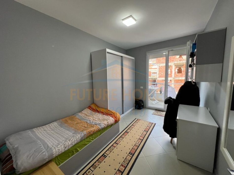 Shitet, Apartament 3+1+2, Kopshti Botanik, Tiranë. 170000 EURO