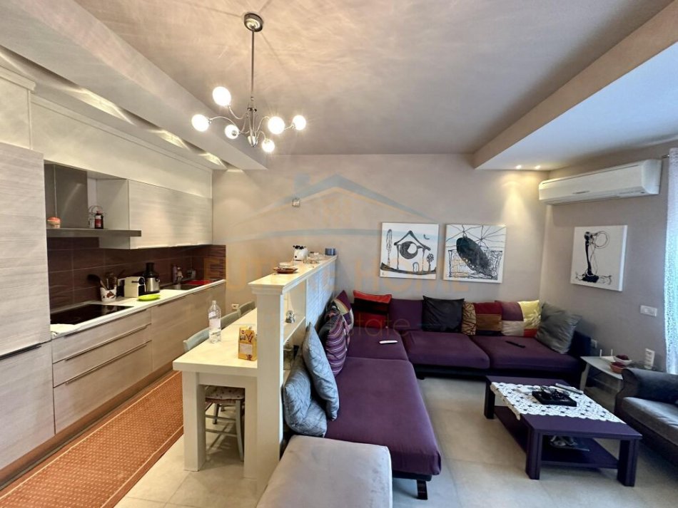 Durres, shitet apartament 2+1+Ballkon Kati 3, 98 m² 175.000 € (Gjiri i Lalëzit, Kompleksi &quot;Lura 1&quot;)