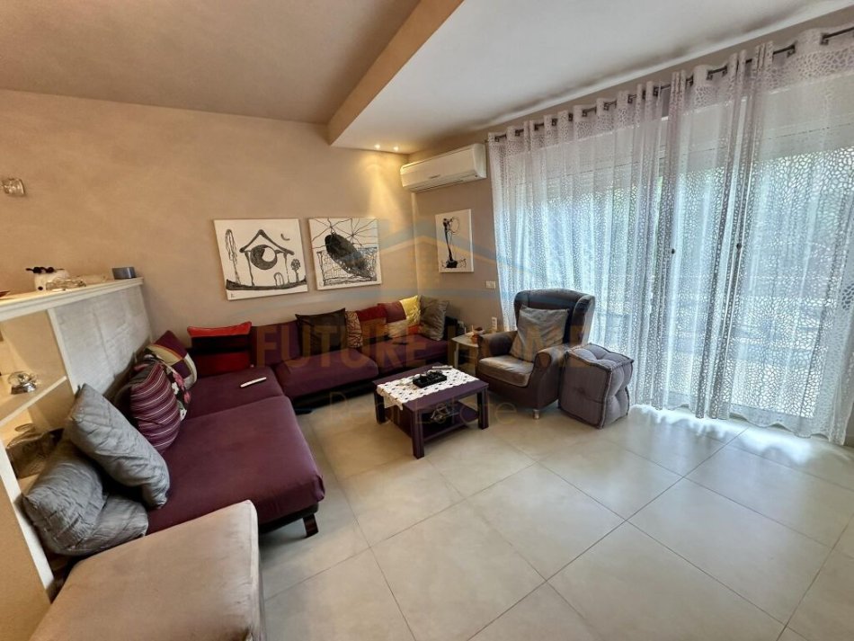 Durres, shitet apartament 2+1+Ballkon Kati 3, 98 m² 175.000 € (Gjiri i Lalëzit, Kompleksi &quot;Lura 1&quot;)