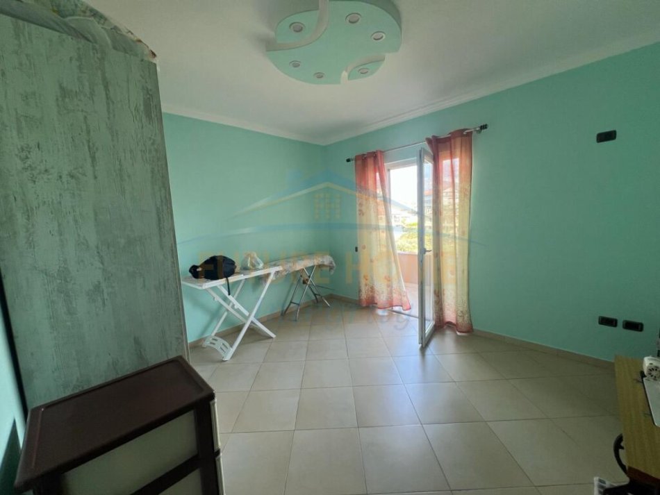 Qera, Apartament 3+1+2, Sauk, Tiranë.
500 €