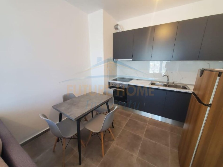 Qera, Apartament 2+1+Post Parkimi, Kompleksi Univers City, Tiranë.