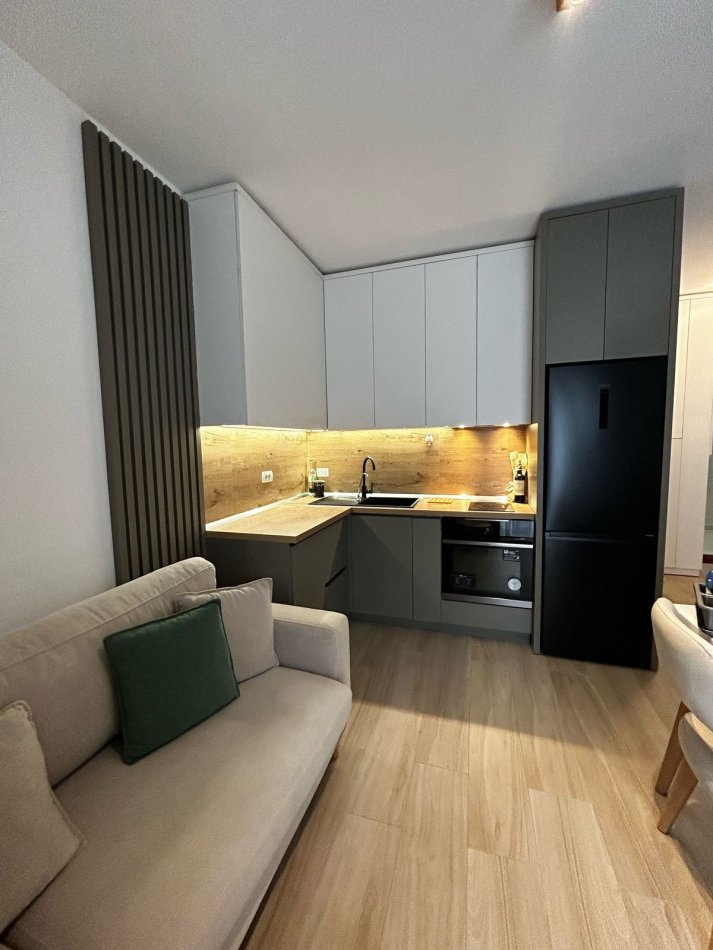Tirane, jepet me qera apartament 1+1 Kati 8, 67 m² 600 € (rruga don bosko)
