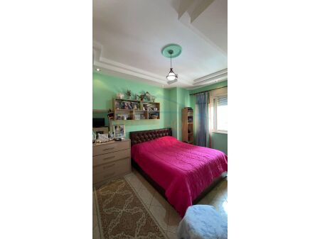 Shitje, Apartament 2+1, pranë Pazarit të Ri, Tiranë. AREA39210