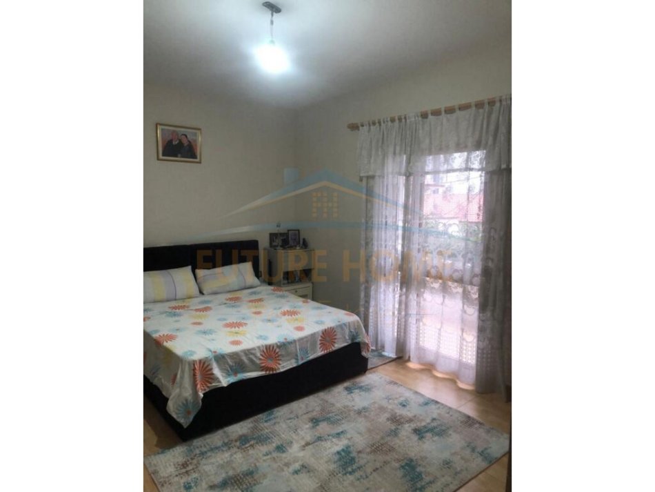 Shitet, Shtepi Private, Rruga 5 Maji PRO+39550