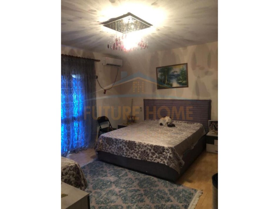 Shitet, Shtepi Private, Rruga 5 Maji PRO+39550