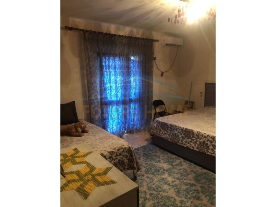 Shitet, Shtepi Private, Rruga 5 Maji PRO+39550