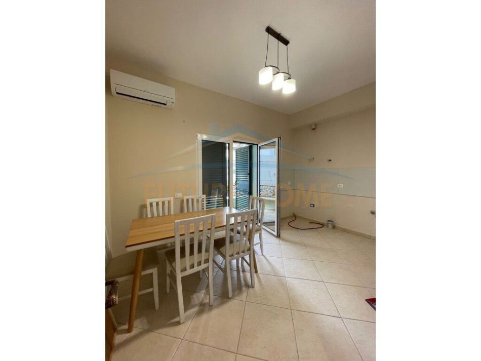 Durres, jepet me qera apartament duplex Kati 2, 120 m² 1.000 € (Prane Gjykates , Durres)
