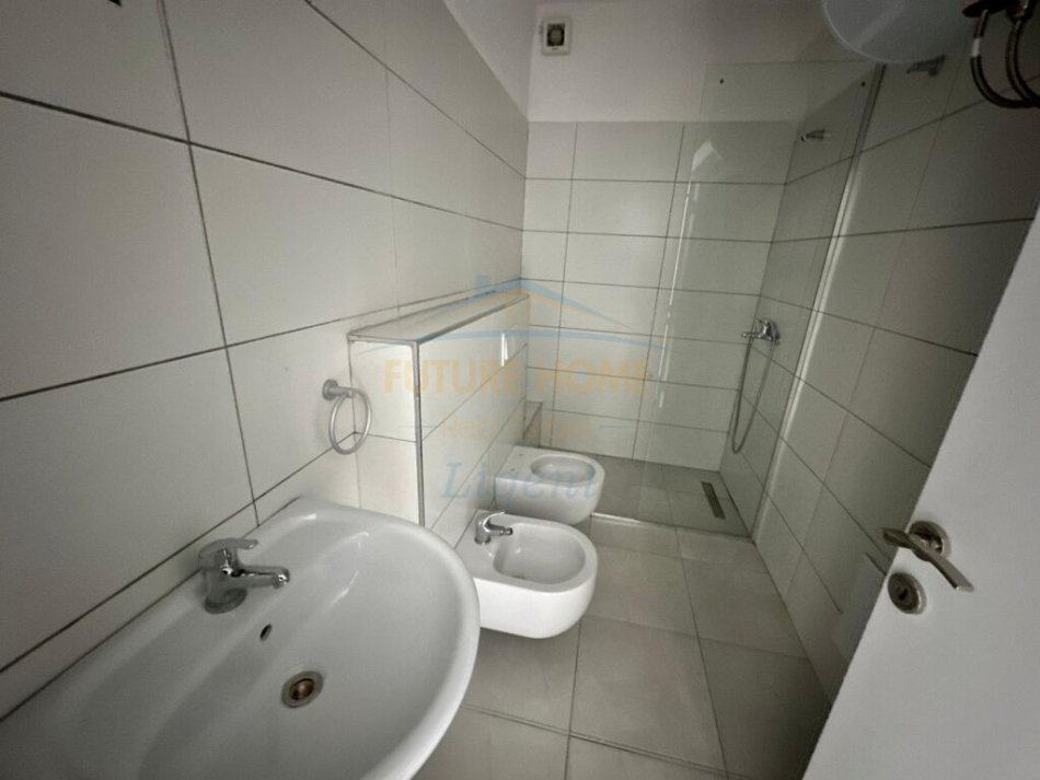 Qera, Apartament 1+1, Residenca Kodra E Diellit, Tiranë.
450 €
