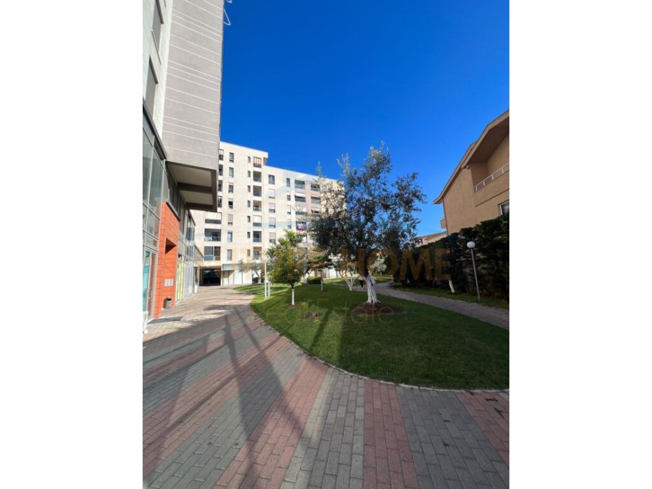 Durres, jepet me qera ambjent biznesi Kati 0, 30 m² 300 € (Port View, Durres)