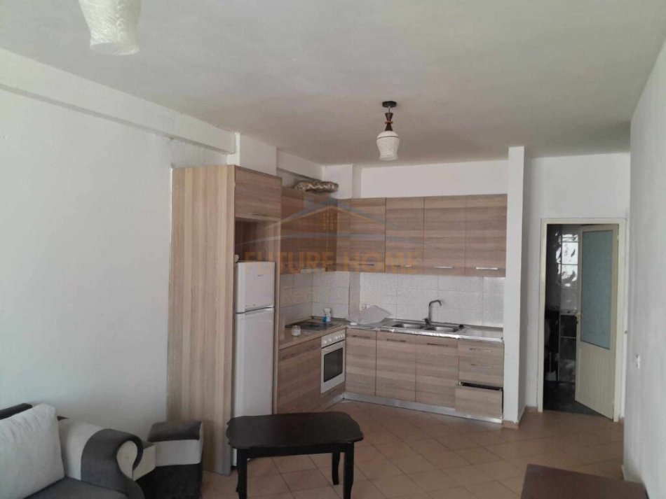 Qera, Apartament 2+1 në Fresk, Tiranë250 €