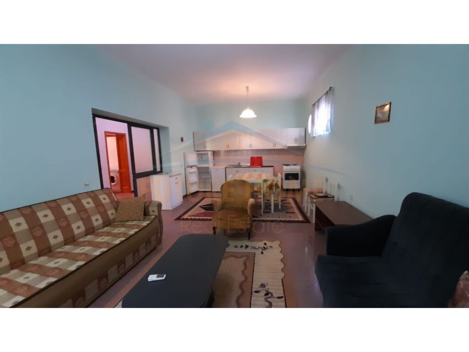 Qera, Apartament 1+1, 21 Dhjetori, Tiranë
400 €