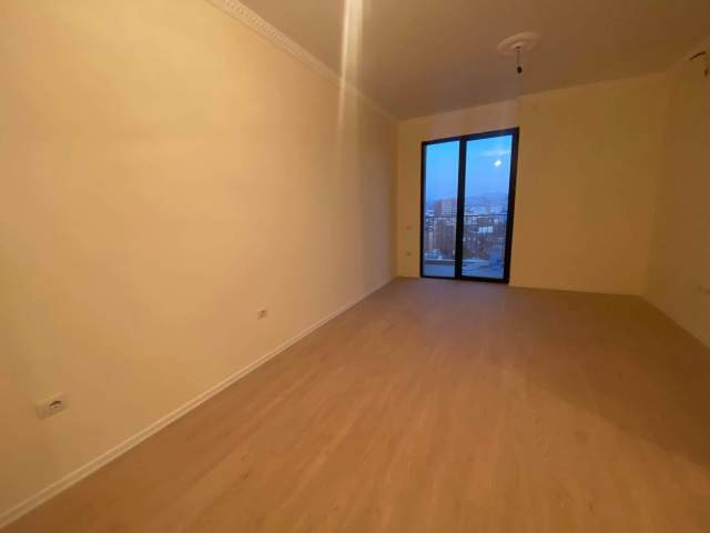 Tirane, ofert zyre Kati 6, 64 m² 350euro tek pediatria kompleksi ASL