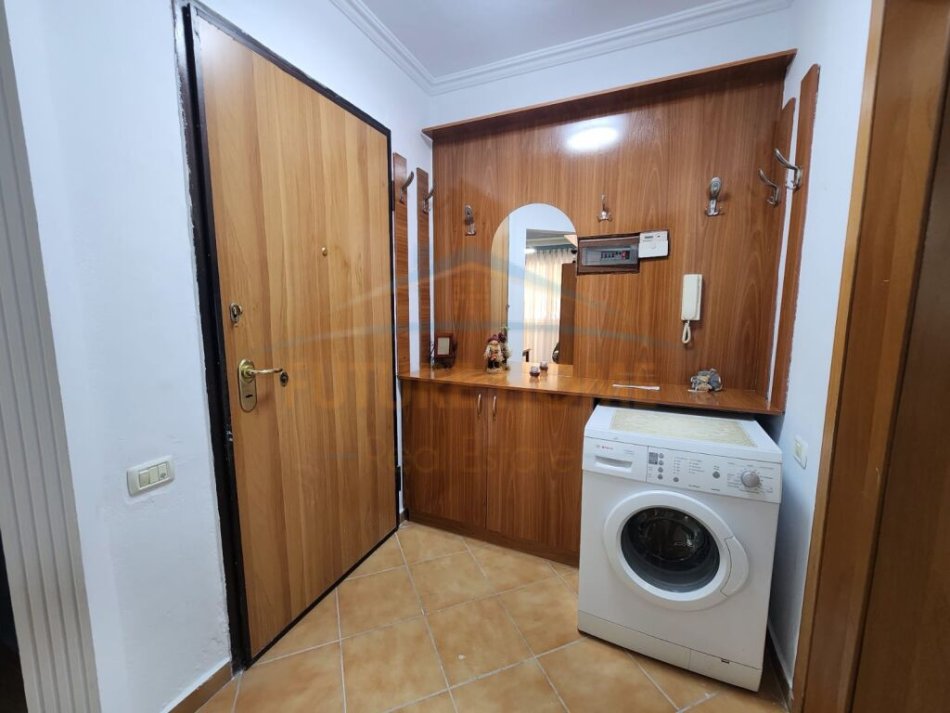 Qera, Apartament 2+1, Rruga 5 Maji, Tiranë.
500 €