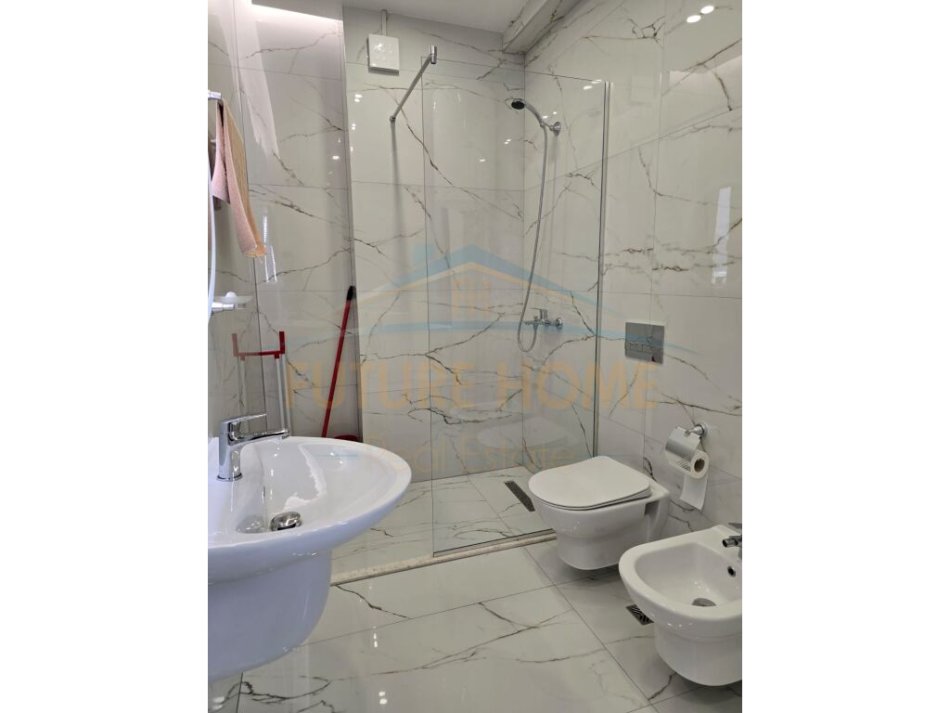 Qira, Apartament 1+1, Kodra e Diellit
650 €