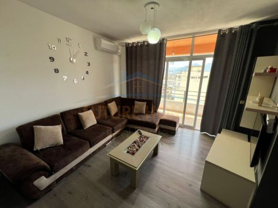 Qera,Apartament 2+1,Kompleksi"Fratari",Unaza e Re
400 €