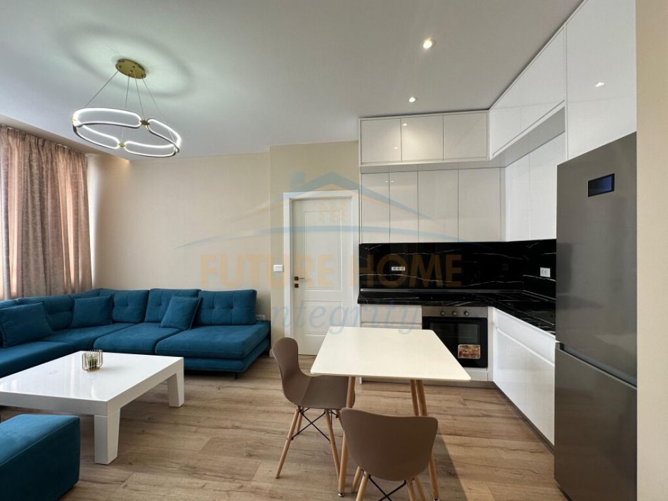 Shitet ,Apartament 2+1 , Bulevardi i Ri