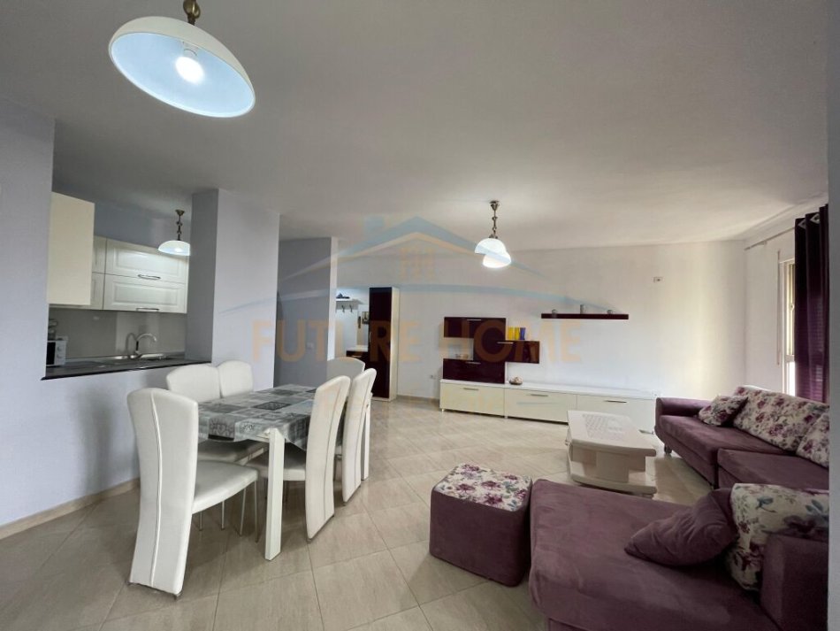 Shitet, Apartament 2+1, Plazh Rrota e Kuqe , Durres.
