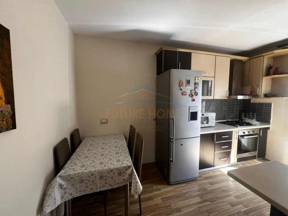 Qera, Duplex 2+1, Laprakë.
500 €