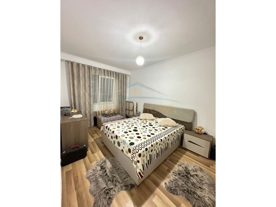 Shitet apartament 1+1, Unaza e re