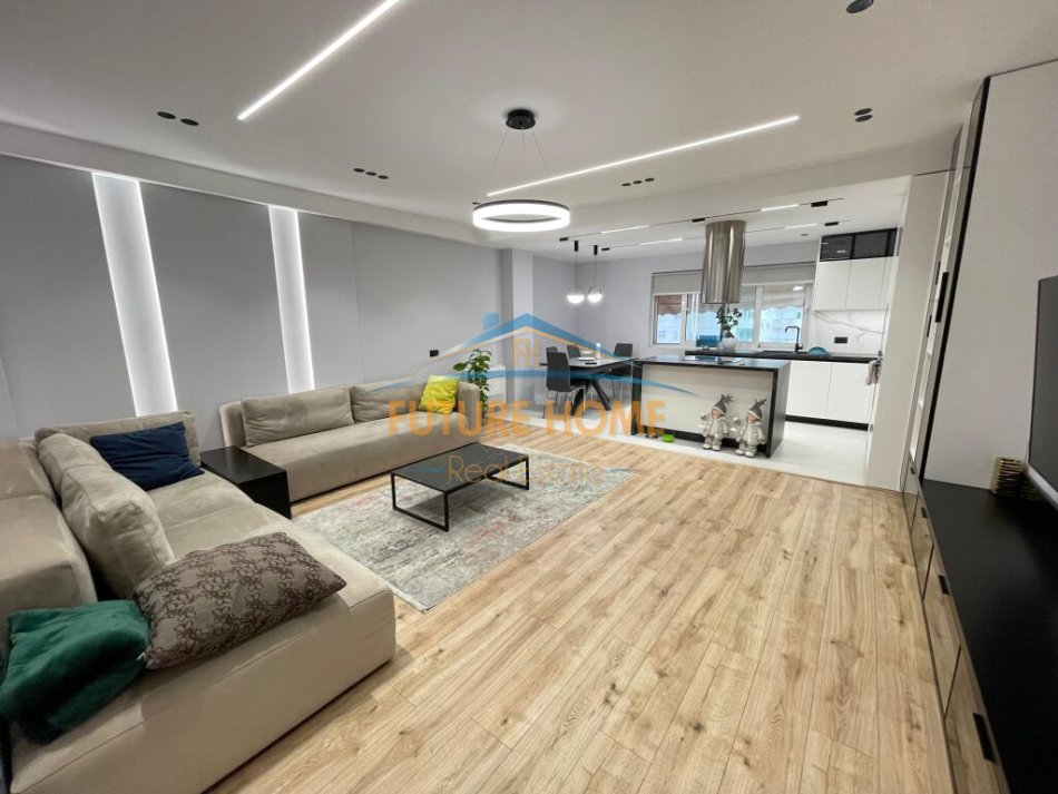 Shitet, Apartament 2+1+2, Myslym Shyri, Tiranë