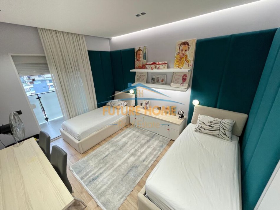 Shitet, Apartament 2+1+2, Myslym Shyri, Tiranë.