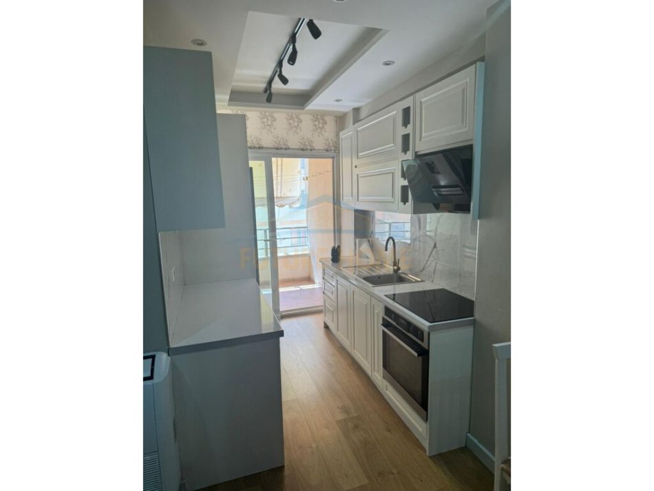 Qera, Apartament 2+1+Parkim, Kompleksi Fratari, Tiranë.
500 €