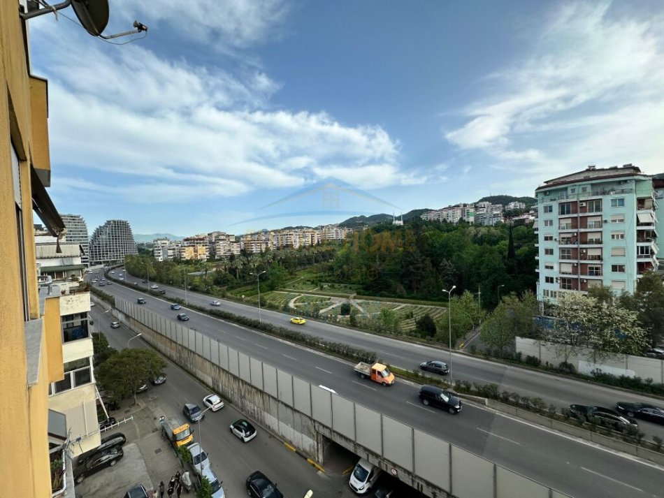 Qera, Apartament 2+1+Post Parkimi, Komuna e Parisit, Tirane
950 €